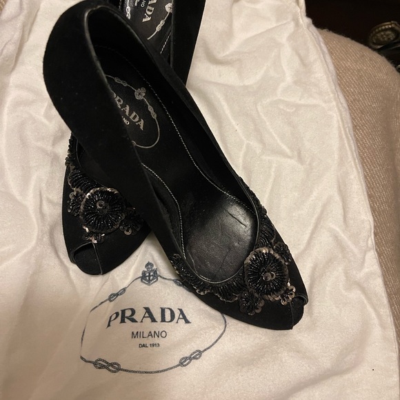 Prada 💝 - Picture 1 of 17